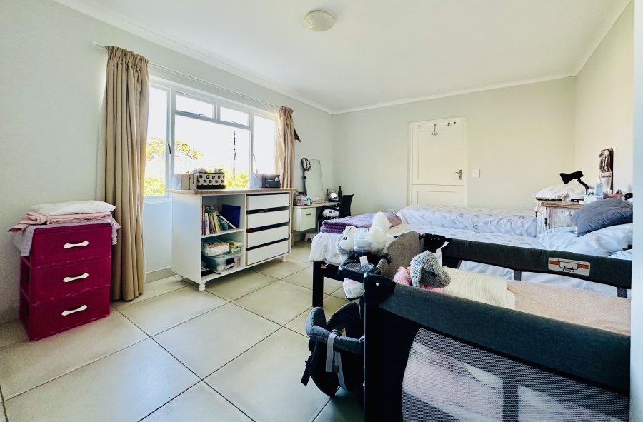 6 Bedroom Property for Sale in Onrus Western Cape